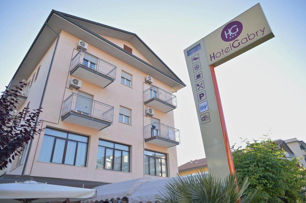 Hotel Gabry Cervia Kültér fotó